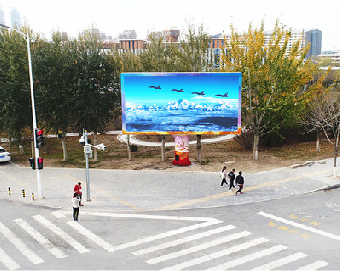 台前户外大屏广告投放要点。